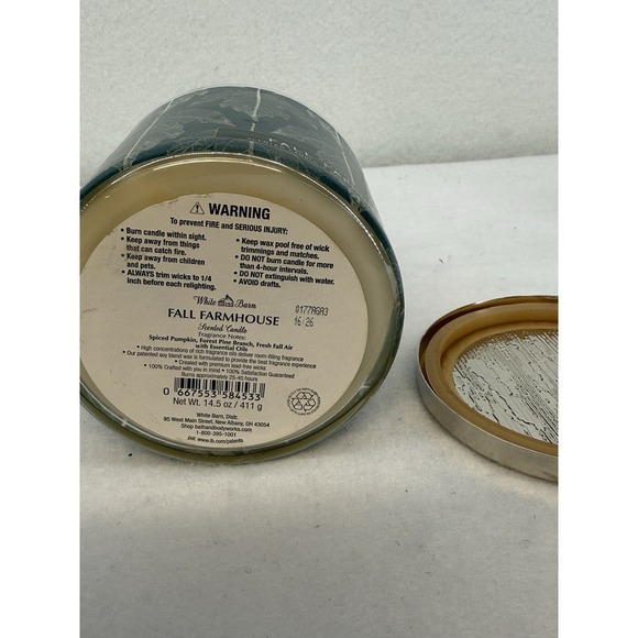 White Barn Fall Farmhouse 2 Wick 14.5oz Candle - Picture 2 of 2